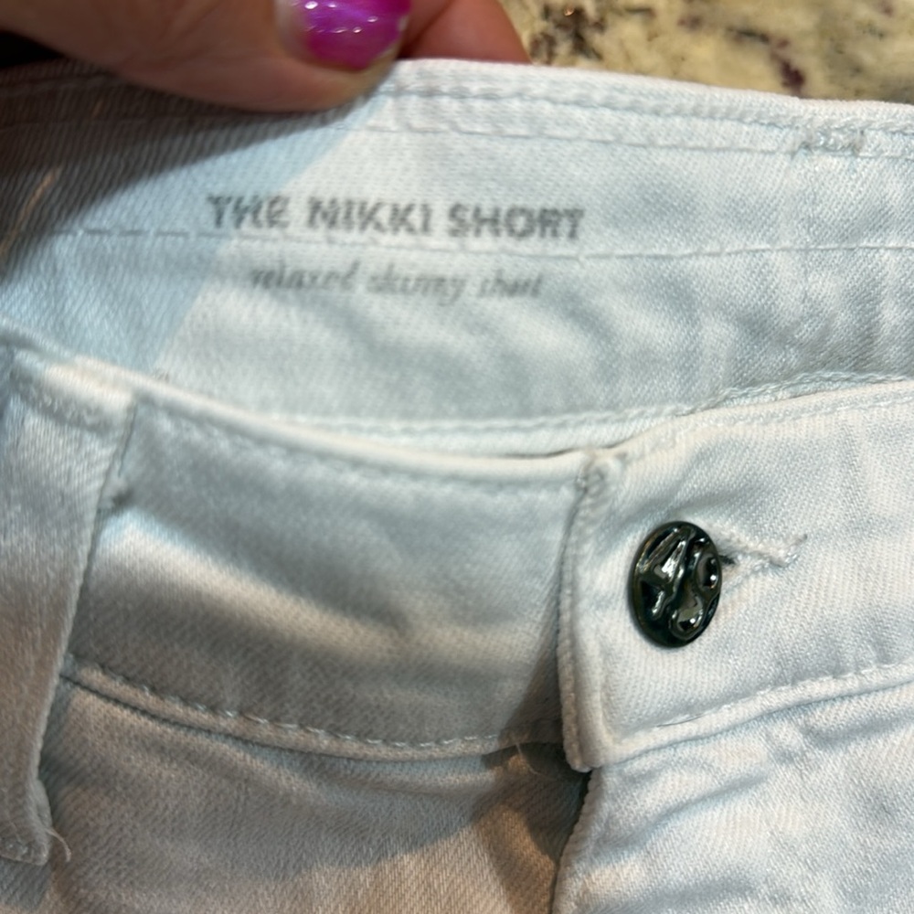 AG Women’s The Nikki Relaxed skinny distressed Jean short white Size 28 - Picture 2 of 16